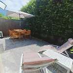Apartment Il Gelsomino Con Giardino E Piscina